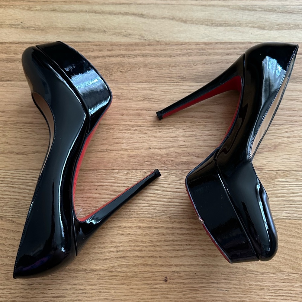 Christian Louboutin Black Patent Heels 9B / 39